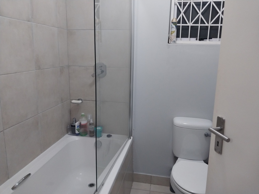 2 Bedroom Property for Sale in Amalinda Eastern Cape